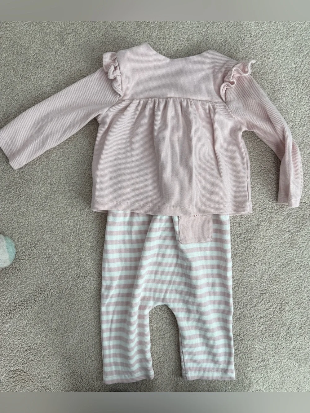 GAP Baby Light Pink Ribbed set- size 6-12 months